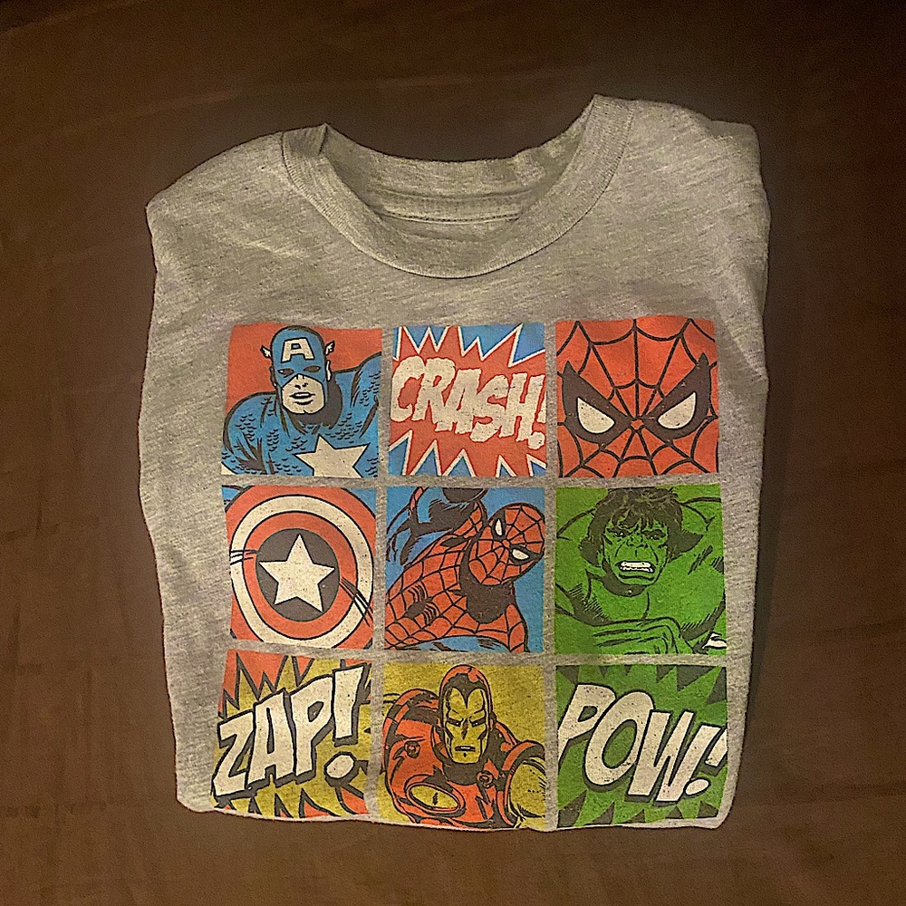 Gray long sleeve Marvel superheroes t-shirt size 6 boys